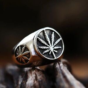 Silver and Black Botanical Design weed leaf Ring